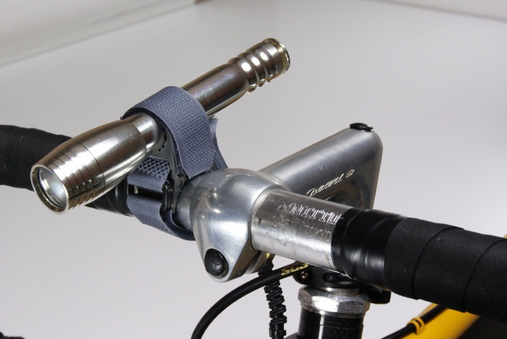 装着イメージ（グレーカラー）※ライトや自転車等は付属しません。